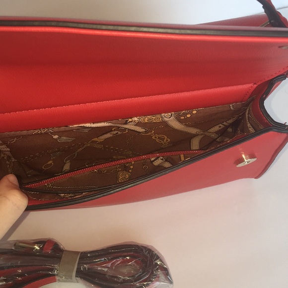 Red Handbag - Picture 4 of 8